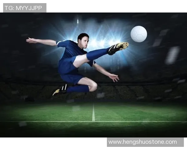 足球踢镜头下的精彩瞬间与运动员的激情碰撞展现了比赛的魅力与团队精神